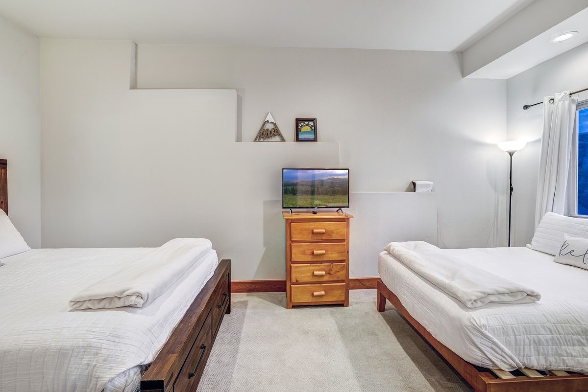 1095 Quartzville Road Alma CO 80440