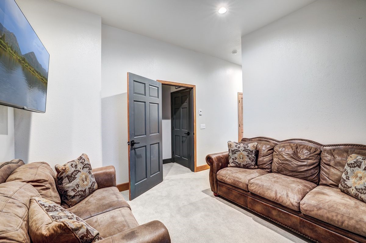 1095 Quartzville Road Alma CO 80440