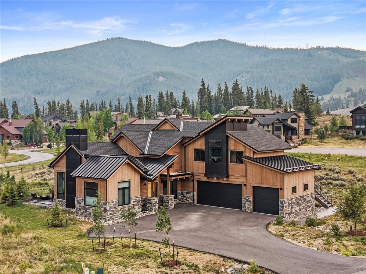 Dillon CO, 127 Telluride Court