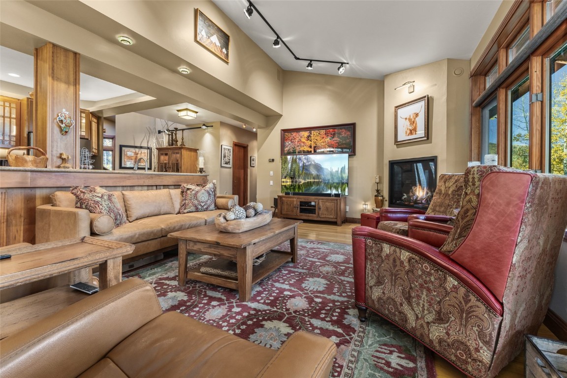 32350 Los Ranchos Road Oak Creek CO 80467
