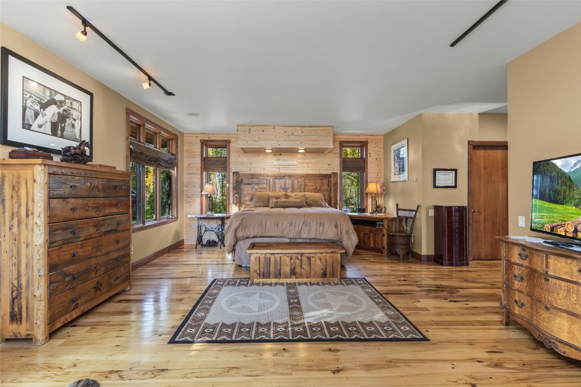 32350 Los Ranchos Road Oak Creek CO 80467