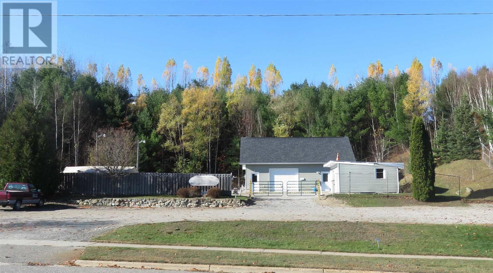 60 Hergott Avenue Elliot Lake ON P5A 3A8