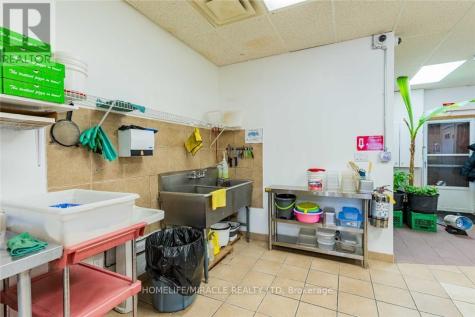112 Oriole Parkway West Woolwich ON N3B 1C5