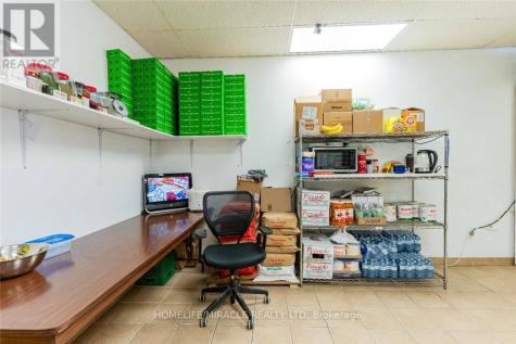 112 Oriole Parkway West Woolwich ON N3B 1C5