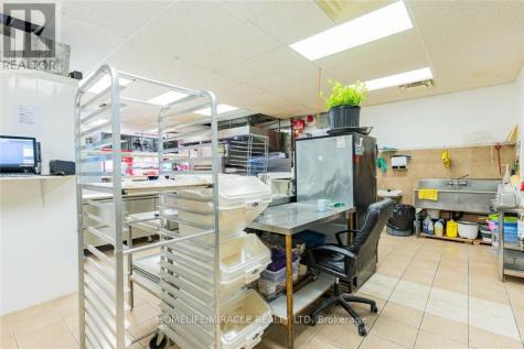 112 Oriole Parkway West Woolwich ON N3B 1C5