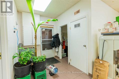 112 Oriole Parkway West Woolwich ON N3B 1C5