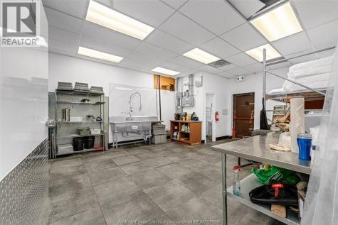 71 Erie Street North Leamington ON N8H 2Z4