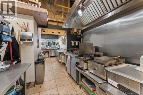 3395 Howard Avenue Windsor ON N9E 3N6