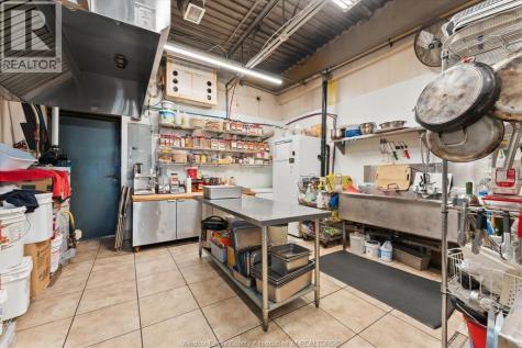 3395 Howard Avenue Windsor ON N9E 3N6