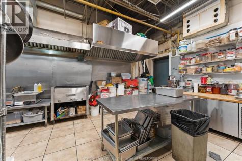 3395 Howard Avenue Windsor ON N9E 3N6