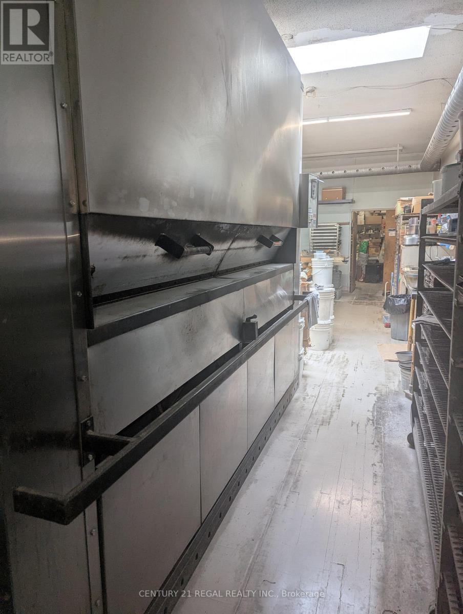 460 Bloor Street West Toronto (annex) ON M5S 1X8