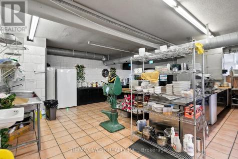 839 Erie Street East Windsor ON N9A 3Y5