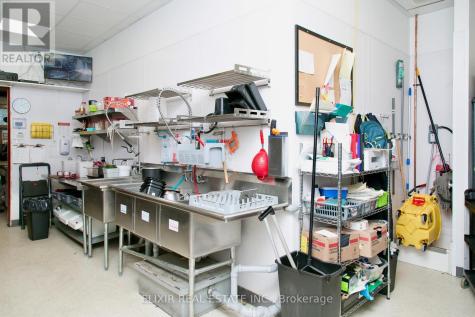 1475 Huron Church Road Windsor ON N9C 2K9