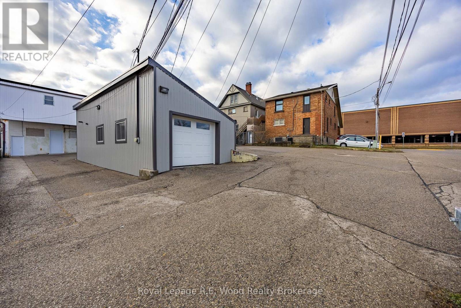 20 Cat Alley Tillsonburg ON N4G 0C8