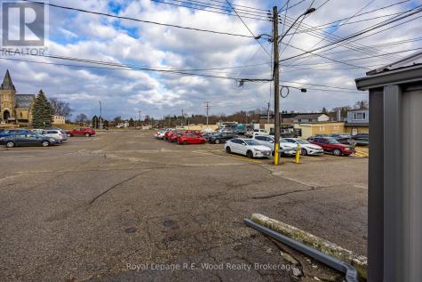 20 Cat Alley Tillsonburg ON N4G 0C8