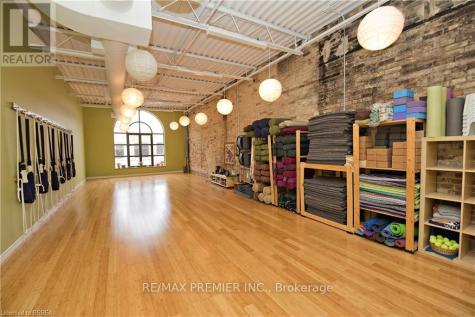 44 Market Street Brantford ON N3T 2Z5