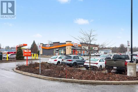 1399 Ellsworth Lane Ottawa ON K4P 1N3