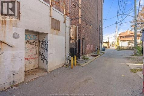 1570 Wyandotte East Windsor ON N9A 3L3