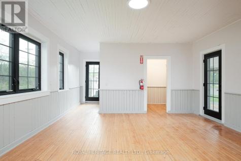 2102 Nathaway Drive Selwyn ON K0L 3G0
