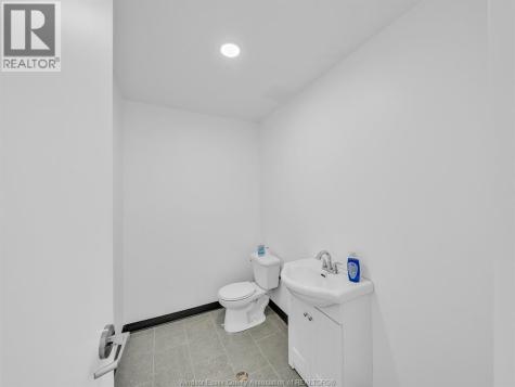 2451 Tecumseh Road West Windsor ON N9B 3R6