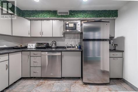 4769 Wyandotte Street East Windsor ON N8Y 1H8