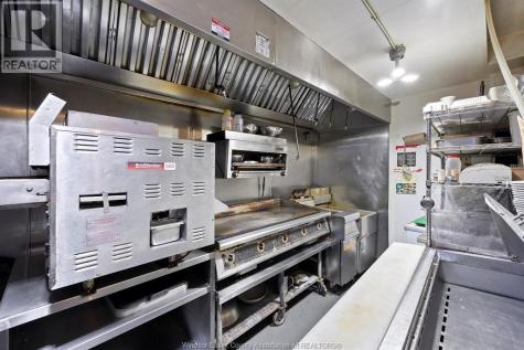 620 University Avenue West Windsor ON N9A 5R5