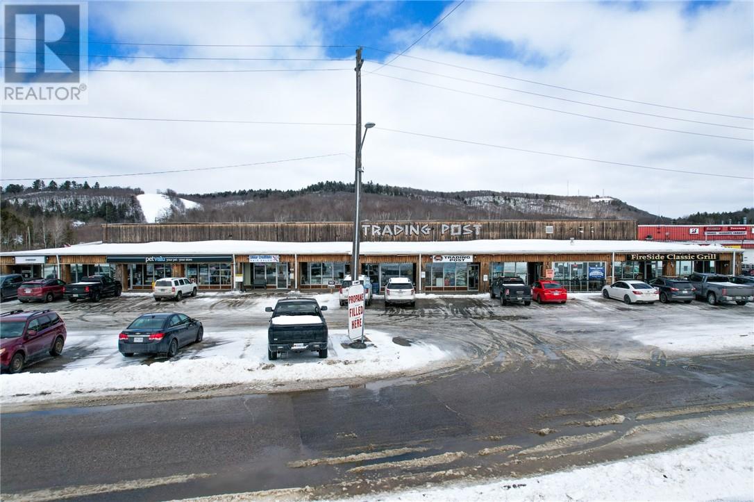 14 Oakland Boulevard Elliot Lake ON P5A 2T1