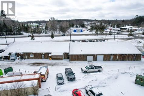 14 Oakland Boulevard Elliot Lake ON P5A 2T1