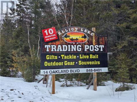 14 Oakland Boulevard Elliot Lake ON P5A 2T1