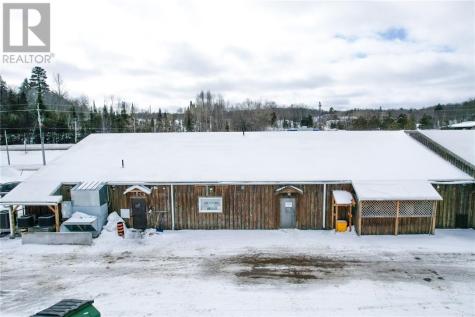14 Oakland Boulevard Elliot Lake ON P5A 2T1