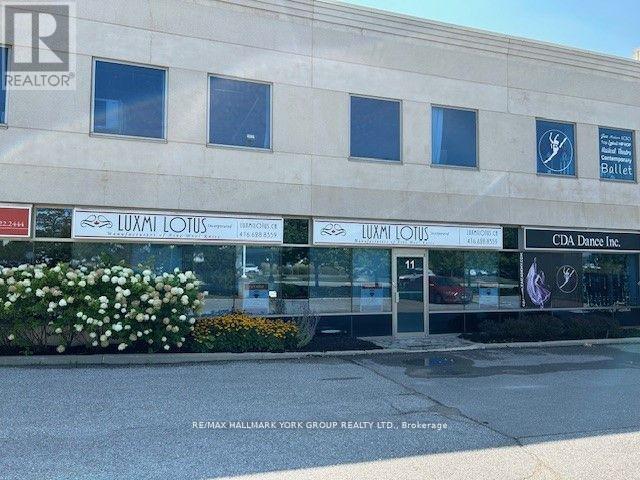 125 Don Hillock Drive Aurora ON L4G 0H8