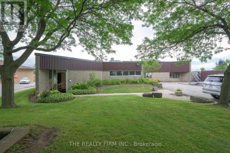 11 Barrie Boulevard St. Thomas ON N5P 4B9