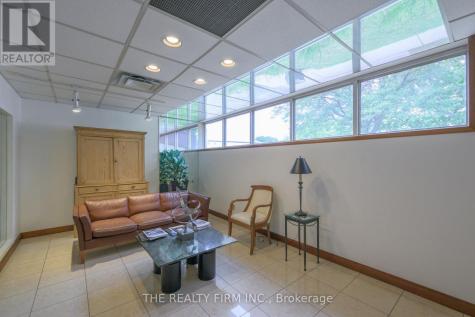 11 Barrie Boulevard St. Thomas ON N5P 4B9