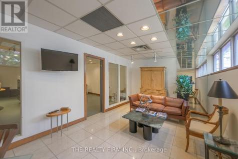 11 Barrie Boulevard St. Thomas ON N5P 4B9
