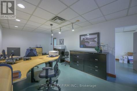 11 Barrie Boulevard St. Thomas ON N5P 4B9