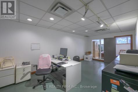 11 Barrie Boulevard St. Thomas ON N5P 4B9