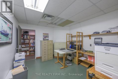 11 Barrie Boulevard St. Thomas ON N5P 4B9