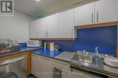 11 Barrie Boulevard St. Thomas ON N5P 4B9