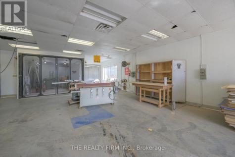 11 Barrie Boulevard St. Thomas ON N5P 4B9