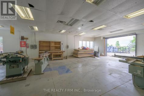 11 Barrie Boulevard St. Thomas ON N5P 4B9