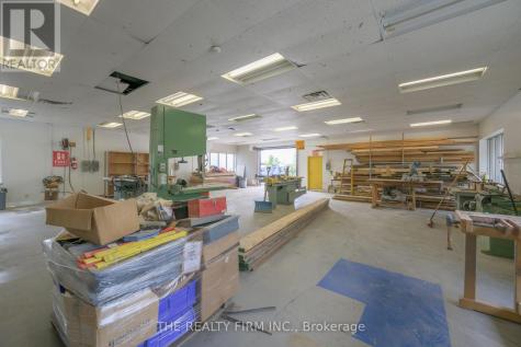 11 Barrie Boulevard St. Thomas ON N5P 4B9