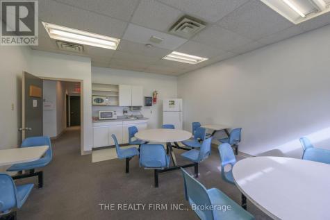 11 Barrie Boulevard St. Thomas ON N5P 4B9