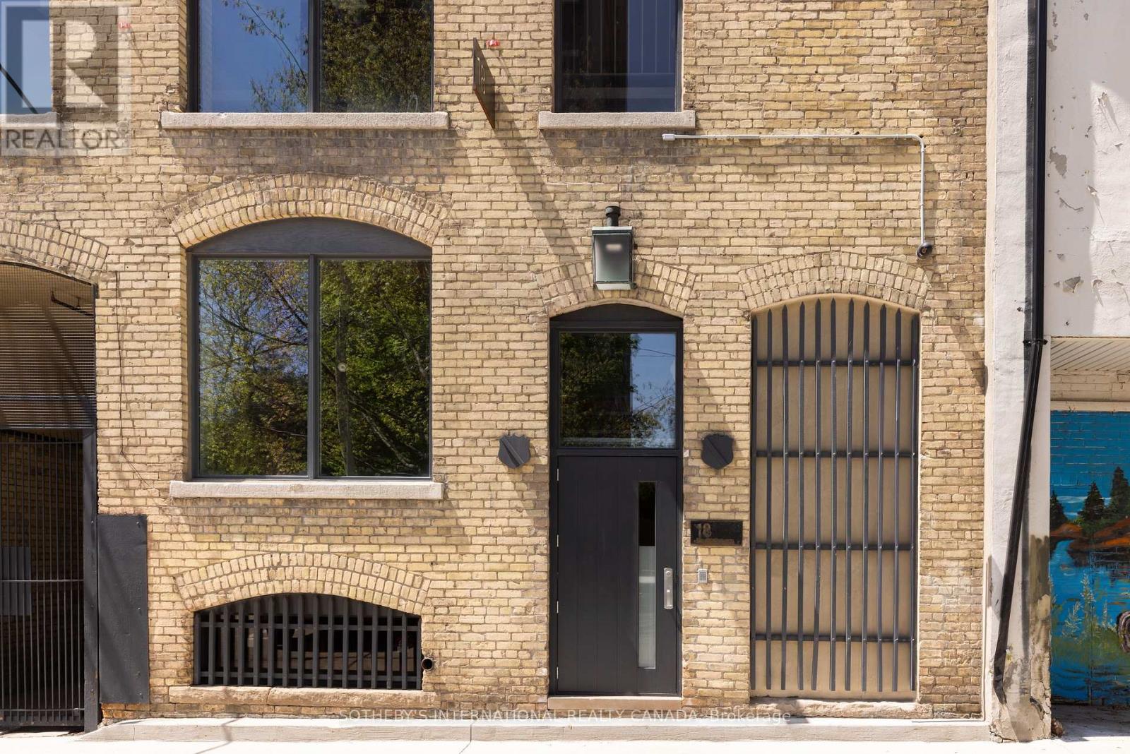 18 Gloucester Lane Toronto (church-yonge Corridor) ON M4Y 1L5