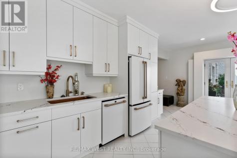 839 Erie Street East Windsor ON N9A 3Y5