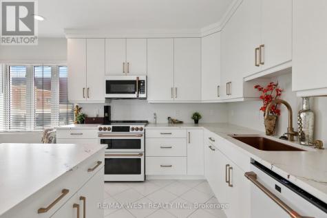 839 Erie Street East Windsor ON N9A 3Y5