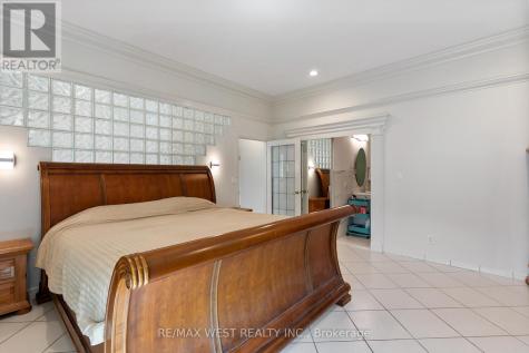 839 Erie Street East Windsor ON N9A 3Y5