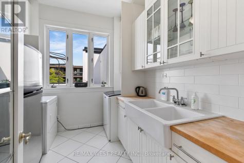 839 Erie Street East Windsor ON N9A 3Y5