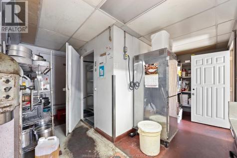 620 University Avenue West Windsor ON N9A 5R5