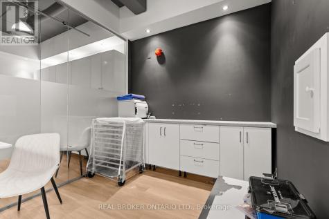 21 Camden Street Toronto (waterfront Communities) ON M5V 1V2