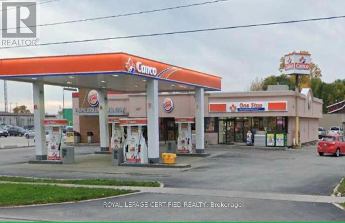 203 Indian Road South Sarnia ON N7T 3W3